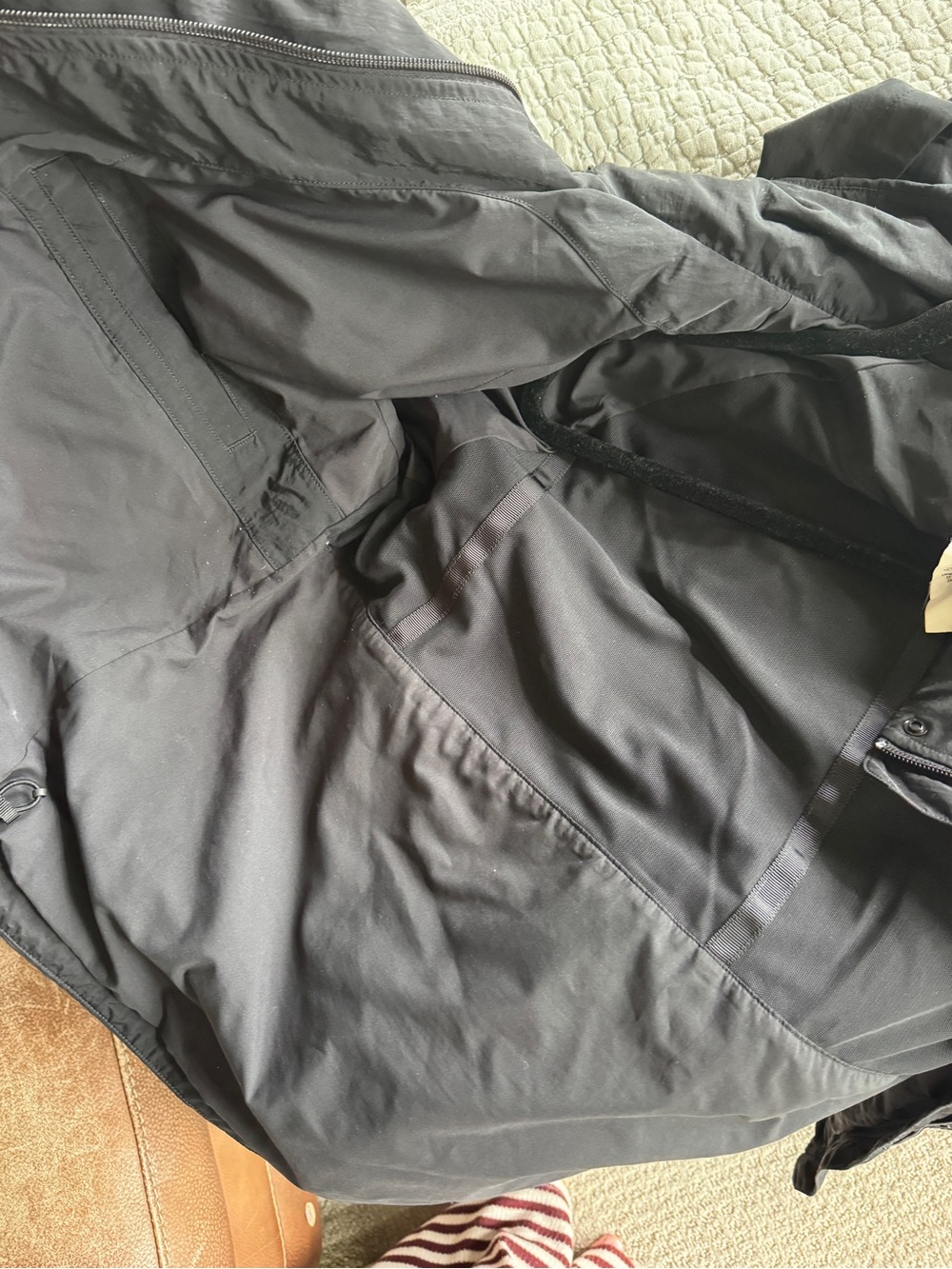 Lululemon Rain Jacket - Picture 5 of 5
